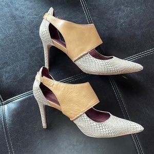 Coach Snakeskin and Leather Heels Sz 7
